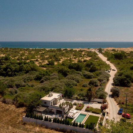 Villa Flamingo - 4 Bedrooms - Private Pool - Next To Renowned Issos Beach & Lake Korission Línia Eksteriør billede