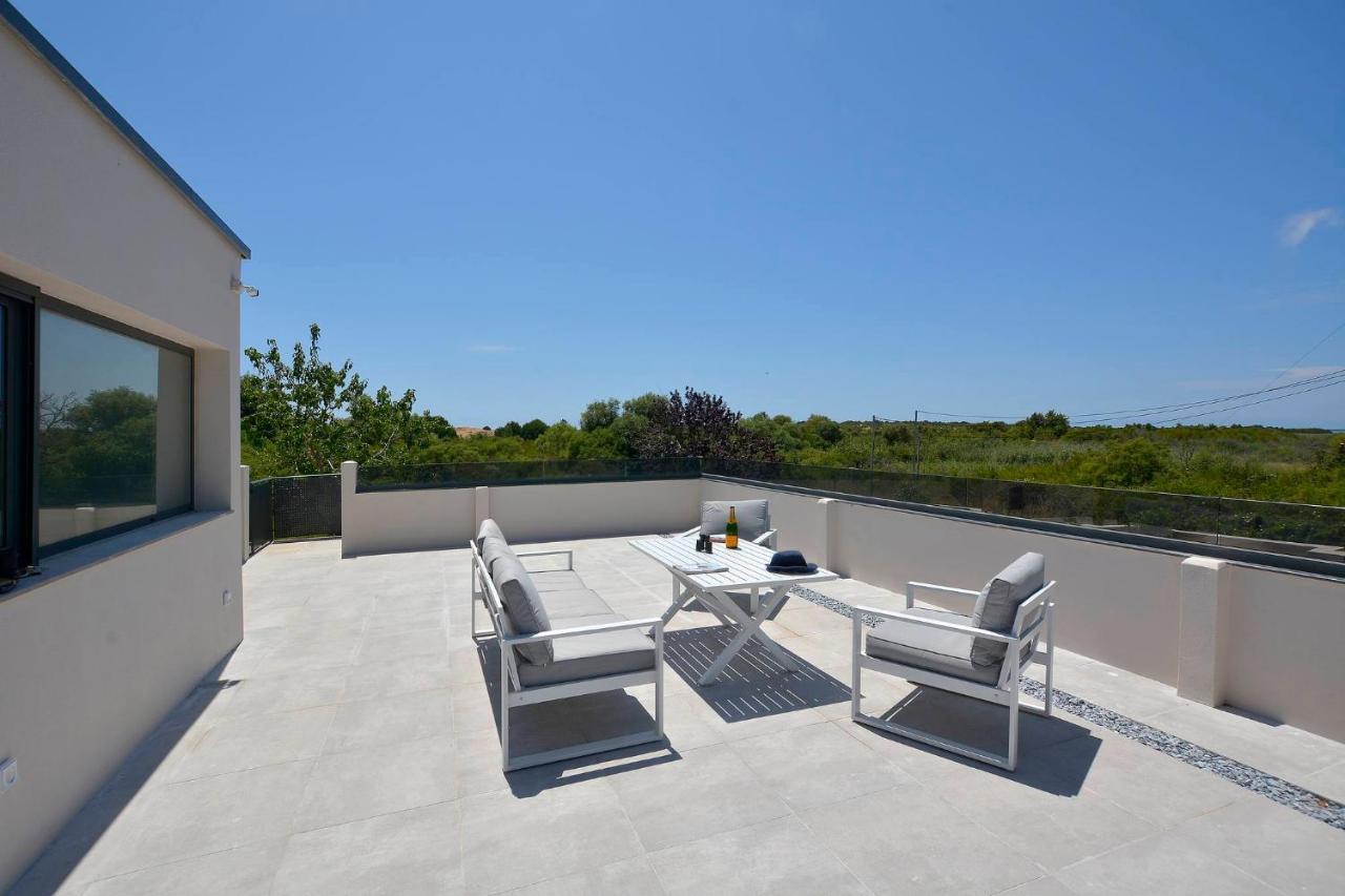 Villa Flamingo - 4 Bedrooms - Private Pool - Next To Renowned Issos Beach & Lake Korission Línia Eksteriør billede