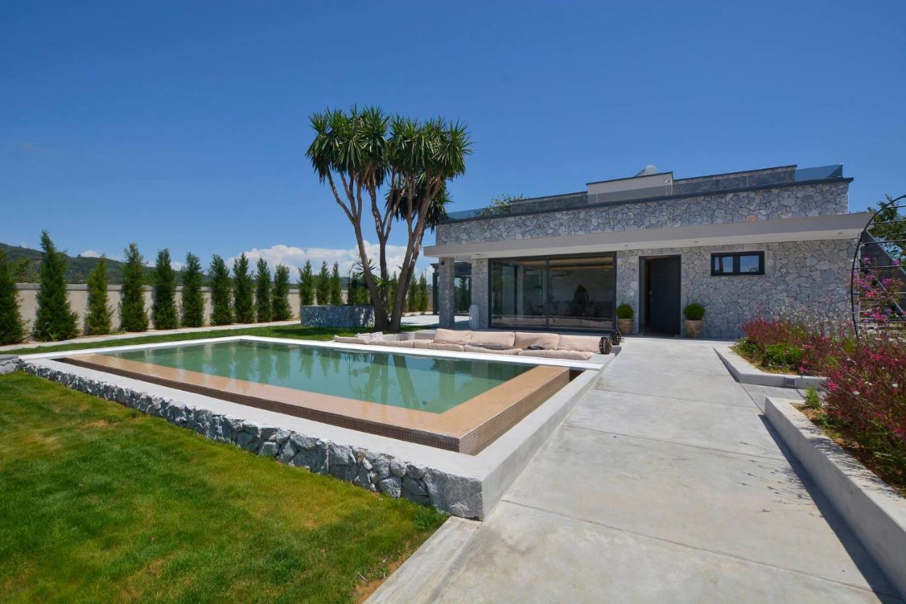 Villa Flamingo - 4 Bedrooms - Private Pool - Next To Renowned Issos Beach & Lake Korission Línia Eksteriør billede