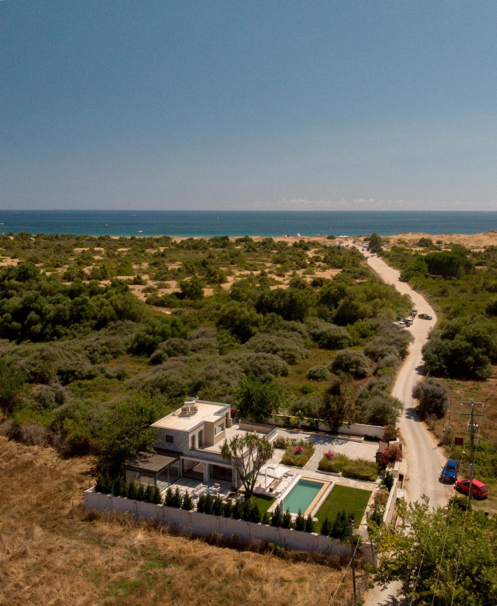 Villa Flamingo - 4 Bedrooms - Private Pool - Next To Renowned Issos Beach & Lake Korission Línia Eksteriør billede